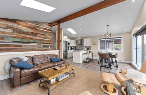 Port Renfrew Cabin | Oceanview - Pet Friendly - Gas Fireplace - Wild Beauty