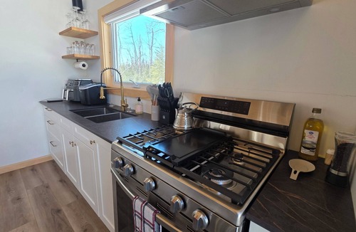 Caraquet Cabin | Off-grid cottage