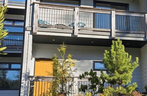 Ucluelet Apartment | Offshore Inn A- Studio, Modern, Close to Little Beach