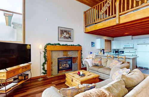 Snow Pine Estates Condo | Okanagan - Arolla Chalet C