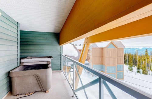 Big White Ski Resort Condo | Okanagan - Hilltop Hideaway Condo - Legacy 401A