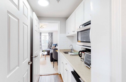 Big White Ski Resort Condo | Okanagan - Hilltop Hideaway Suite - Legacy 401B
