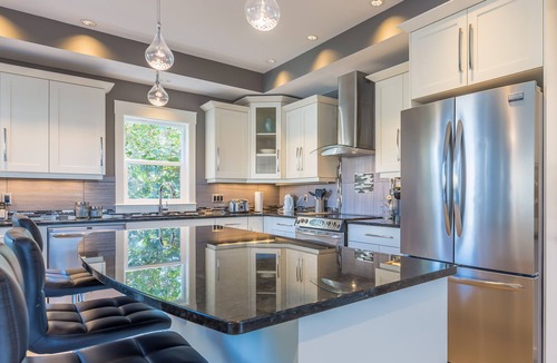 Vernon House | Okanagan Lakefront Summer Paradise I - Vernon