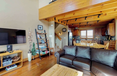 The Forest House | Okanagan - Polar Peak