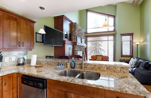 Snow Pine Estates Condo | Okanagan - Powder View 5