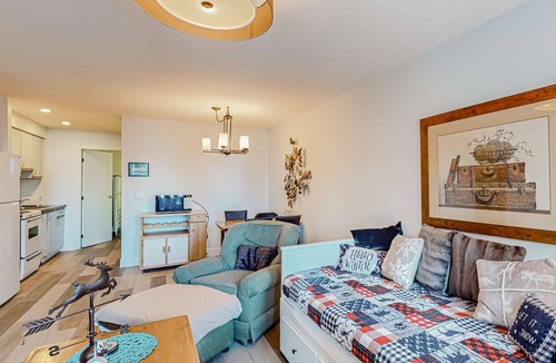 Big White Ski Resort Condo | Okanagan - SnowCrest Village, Suite 5B