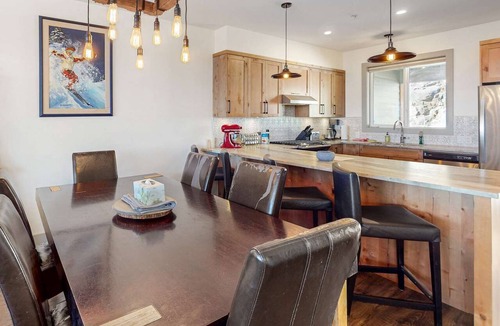 Snow Pine Estates House | Okanagan - SS Monashee