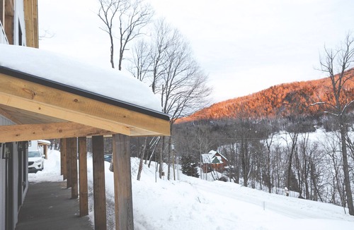 Nominingue Ski Chalet | On the mountainside, spectacular view, lake access, fireplace and spa