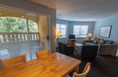 Village North Apartment | On Village Stroll, Walking Distance to Everything. A/C, Balcony, Fireplace