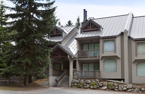Whistler Condo | One bedroom with Space, comfort and location 150 meters to lifts and Village.