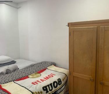 Sandy Hill Apartment | Only Private Room Steps To UOttawa Downtown Not Full apt