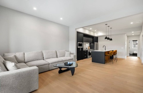 Killarney House | Onyx Escape | Lux 2 Bed | Garage | Min to DT