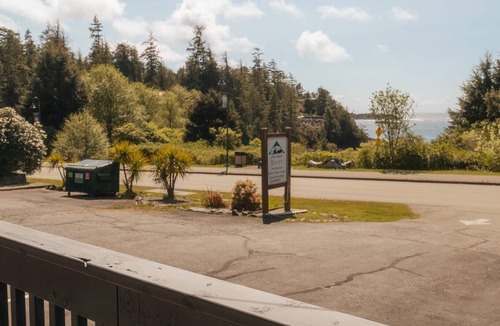 Ucluelet Cottage | Open Living Suite | Ocean View