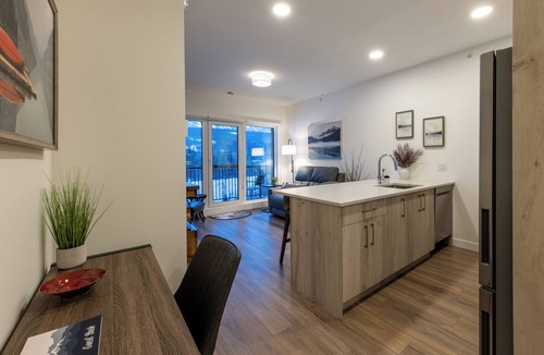 Golden Condo | OSO Summit - Downtown Riverfront Condo with Mountain Views