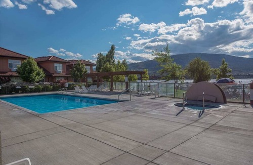 Okanagan-Similkameen House | Osoyoos lakefront townhouse. Located in the quiet community of Casa Del Lago.