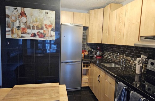 Beltline Condo | Our Cozy Downtown Calgary Retreat -With Amenities!