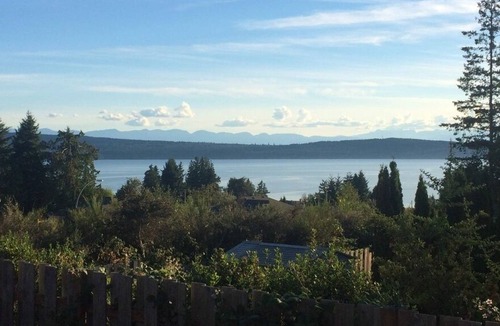 Powell River House | Outdoor space, a view, and pet friendly!