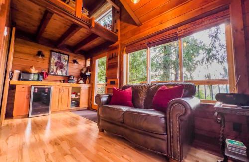Sooke House | Owl's Perch Treehouse