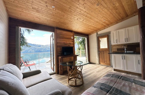 Echo Island Ski Chalet | Ozarks Hummingbird Island Cabin
