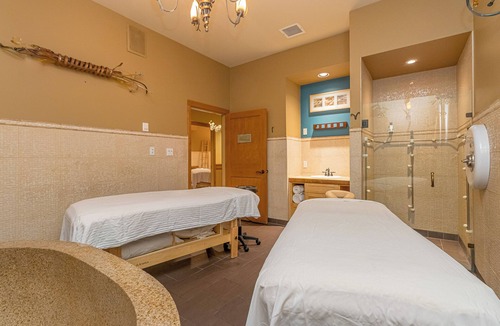 Regional District of Nanaimo Hotel | Pacific Shores Resort & Spa