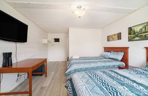 North Frontenac Hotel | PALMERSTON LAKE MOTEL