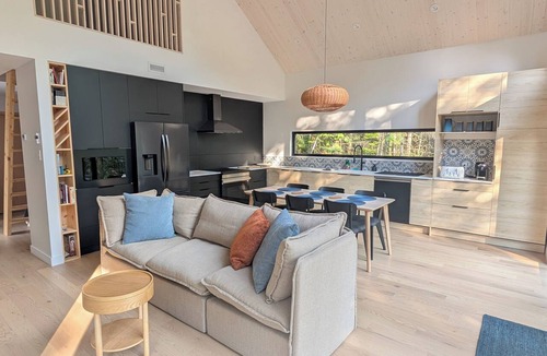 Saint-Alphonse-Rodriguez Ski Chalet | Pamyland—the most beautiful lakeside chalet—10 minutes from the ski slopes