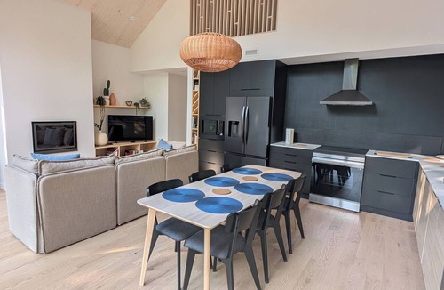 Saint-Alphonse-Rodriguez Ski Chalet | Pamyland—the most beautiful lakeside chalet—10 minutes from the ski slopes