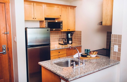 Whistler Village Hotel | Pan Pacific Whistler Mountainside