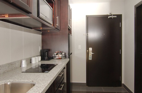 Redwater Hotel | Paradise Inn & Kitchenette Suites