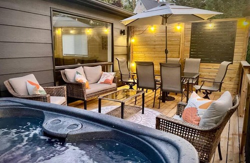 Montague House | Parkman Pad in Montague