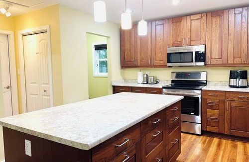 Regional District of Nanaimo House | Peaceful Cottage Home in North Nanaimo