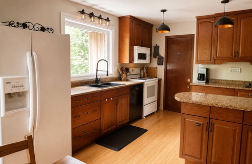Victoria Road Cottage | Peaceful Country Escape Near Balsam Lake Beach
