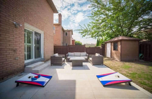 East Credit House | Peaceful Heartland KingBed Workstation BackyardFun