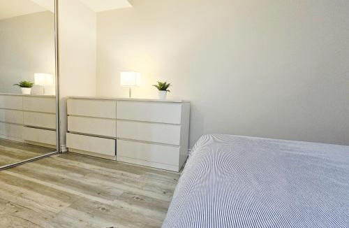 Brantford Apartment | Peaceful Neighborhood Garden Ave Suite