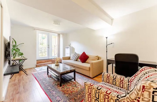 North Vancouver Apartment | Peaceful North Vancouver suite with easy access to the city and nature.