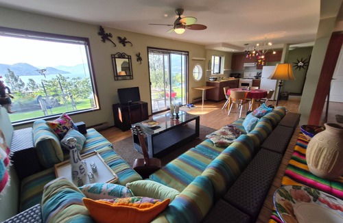 Central Okanagan House | Peachland Oasis Retreat