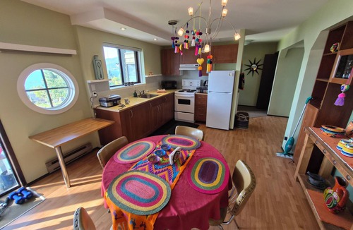 Central Okanagan House | Peachland Oasis Retreat