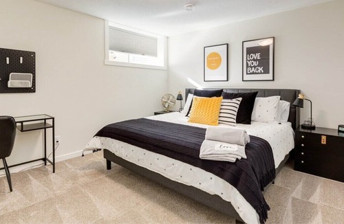 Cranston Condo | Peak:Brand New! Sleeps 4 | Near River & Amenities
