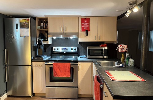 New Toronto Apartment | Pearl’s Place, Cozy-Chic Suite-Steps to the lake.