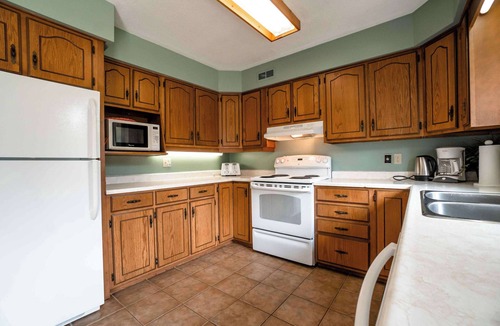 Lake of Bays House | Peninsula Lake Clover Ontario