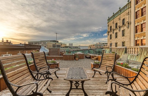 Lower Town Apartment | Penthouse St-Raphael