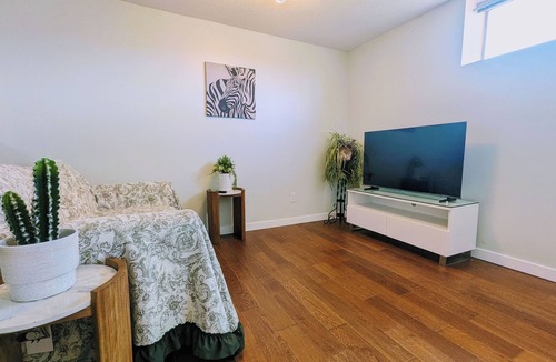 Burnaby House | Perfect 1-bedroom basement with AC in pleasant Burnaby