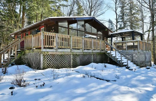 Alnwick/Haldimand Cottage | Perfect Getaway Only 60 min From Toronto. Next to Ste. Anne's Spa.
