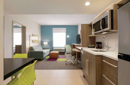 Williamsville Hotel | Perfect Spot for Unwinding! Onsite Pool, Pet-Friendly Property, Free Breakfast!
