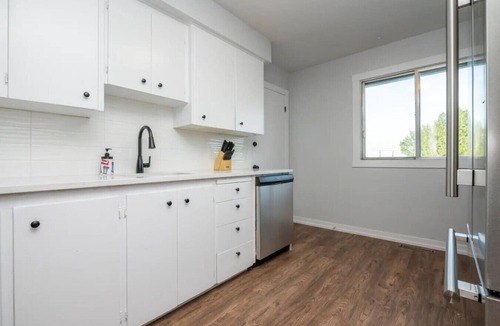 Highland Park House | Perfect Stampede Stay | Modern 2BR Near Downtown, Transit & YYC - 4644 – UP