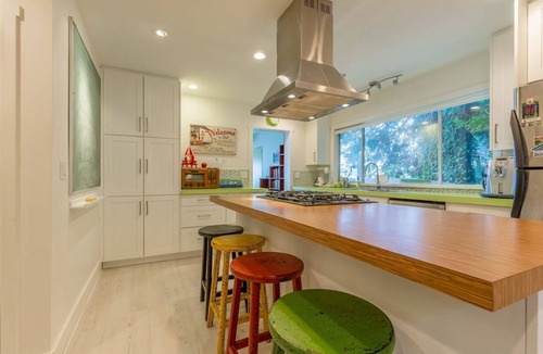 Roberts Creek Cottage | Perfectly Chic Waterfront Cottage Top Floor
