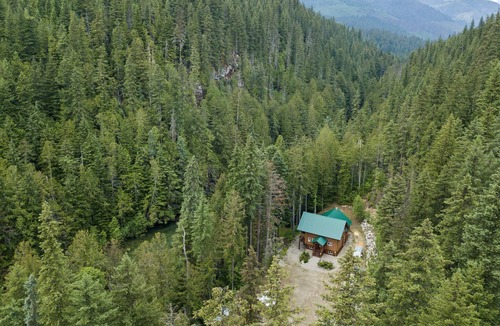 Craigellachie Cabin | Perry River Lodge, a Riverside Retreat