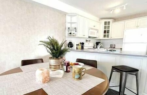 East Kootenay Condo | Pet Friendly/Views/Fireplace/New furniture