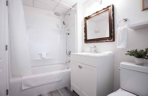 Southeast Kelowna House | Pet Friendly Licensed Suite on Haskap Farm