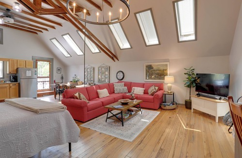 Bemus Point Apartment | Pet-friendly Loft Vacation Rental w/Fire Pit!